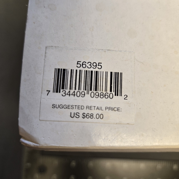 Mrs Claus' Greenhouse - Picture 5 of 7